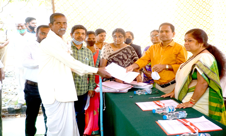 రాజీ మార్గంతో ఇరువర్గాలకూ న్యాయం