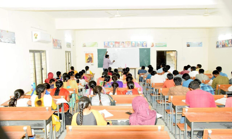 సీఎం కేసీఆర్‌ ఉద్యోగాల ప్రకటనతో నూతనోత్సాహం