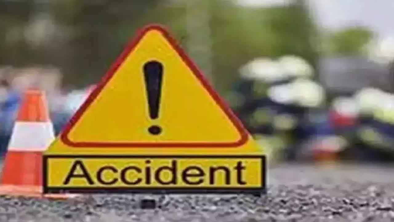 రెండు బైకులు ఢీ.. ముగ్గురు మృతి