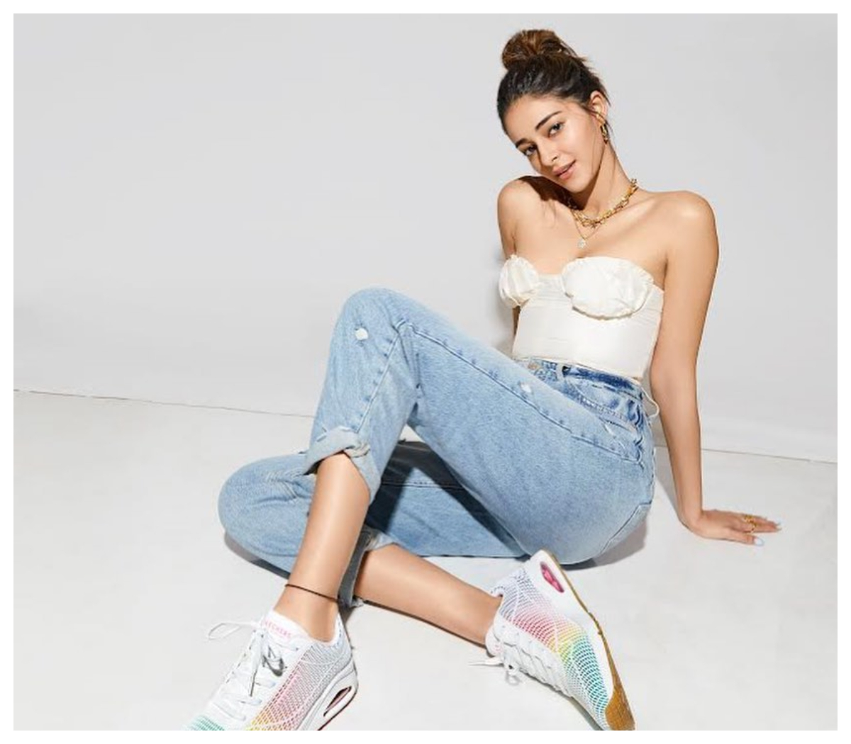 Ananya Panday | అనన్య పాండే మైండ్ బ్లోయింగ్ ఫొటోషూట్..