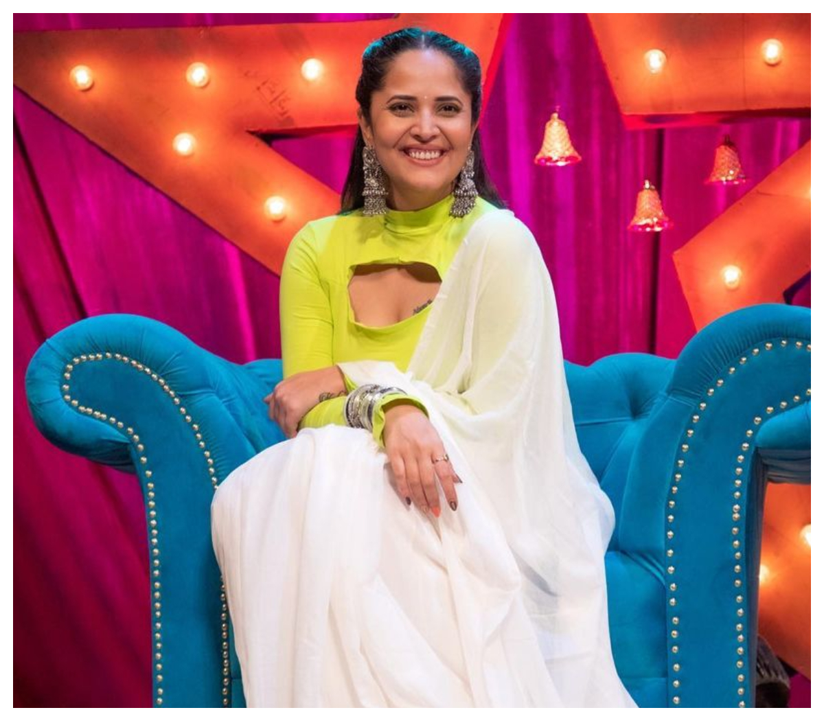 Anasuya Bharadwaj | చిరునవ్వుతో చంపేస్తున్న అనసూయ భరద్వాజ్..