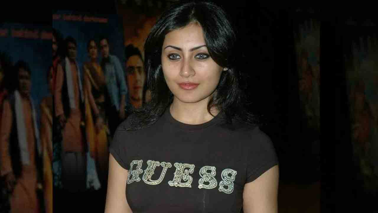 Andarivadu Heroine | హీరోయిన్‌ రిమీ సేన్‌ను లూటీ చేసిన బిజినెస్‌మెన్‌..!