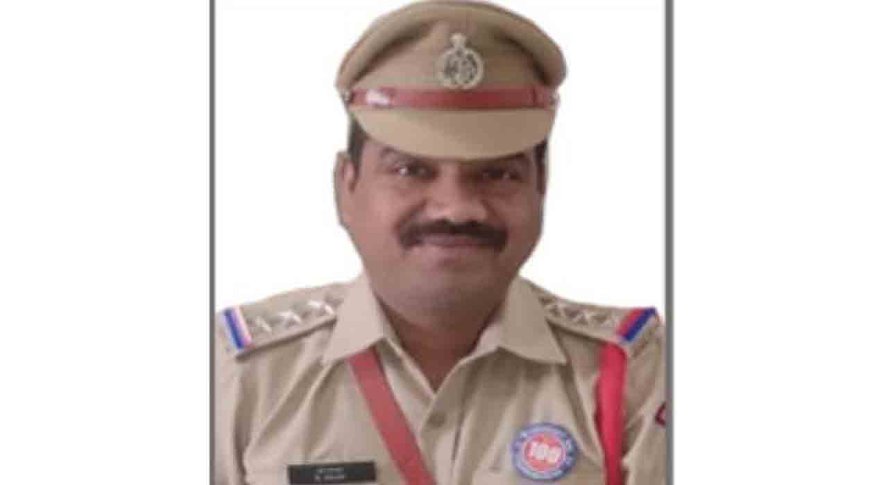 మొయినాబాద్ సీఐ రాజుపై బదిలీ వేటు