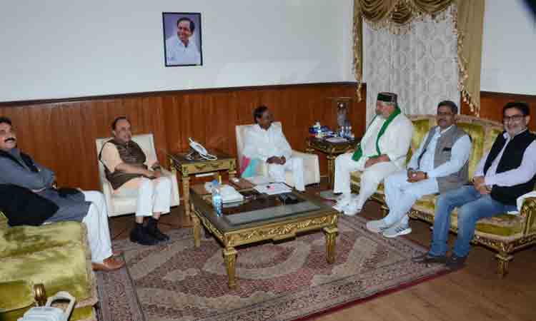 సీఎం కేసీఆర్‌తో సుబ్ర‌హ్మ‌ణ్య స్వామి, రాకేశ్ తికాయ‌త్ భేటీ