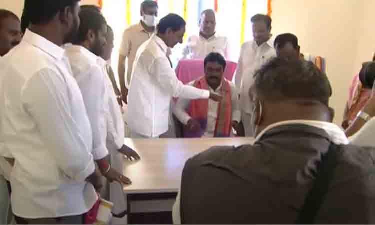 వ‌న‌ప‌ర్తి జిల్లాలో టీఆర్ఎస్ కార్యాల‌యాన్ని ప్రారంభించిన సీఎం కేసీఆర్