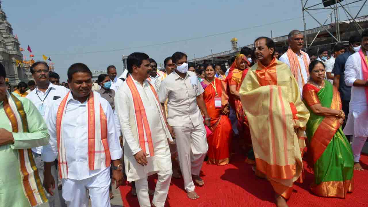 యాదాద్రిలో ఆధ్యాత్మికత‌ ఉట్టిపడేలా.. మహాకుంభ సంప్రోక్షణ ఘట్టాలు..