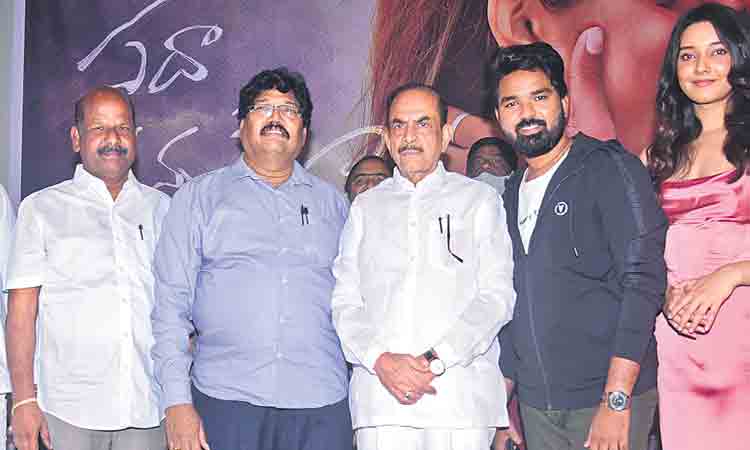 సినీరంగానికి అండగా ఉన్నాం