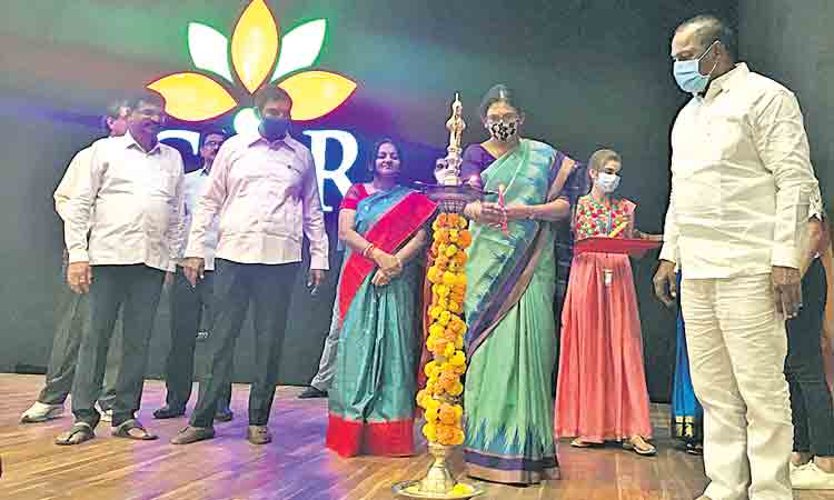 అప్‌గ్రేడ్‌ కావడమే విజయానికి సోపానం