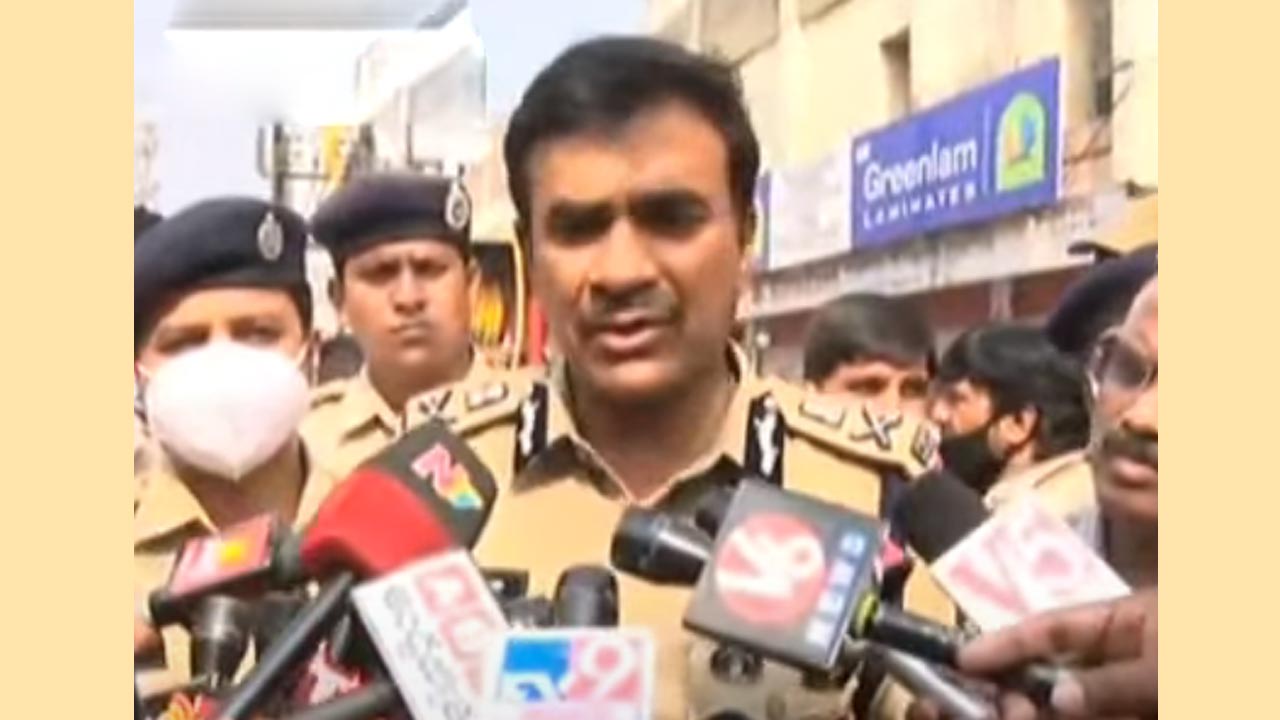 గోదాములో ప్రమాద నివారణ చర్యలులేవు: సీపీ సీవీ ఆనంద్‌