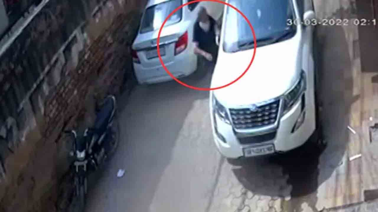 Watch: వృద్ధుడి మీదుగా దూసుకెళ్లిన కారు… సీసీటీవీలో రికార్డు