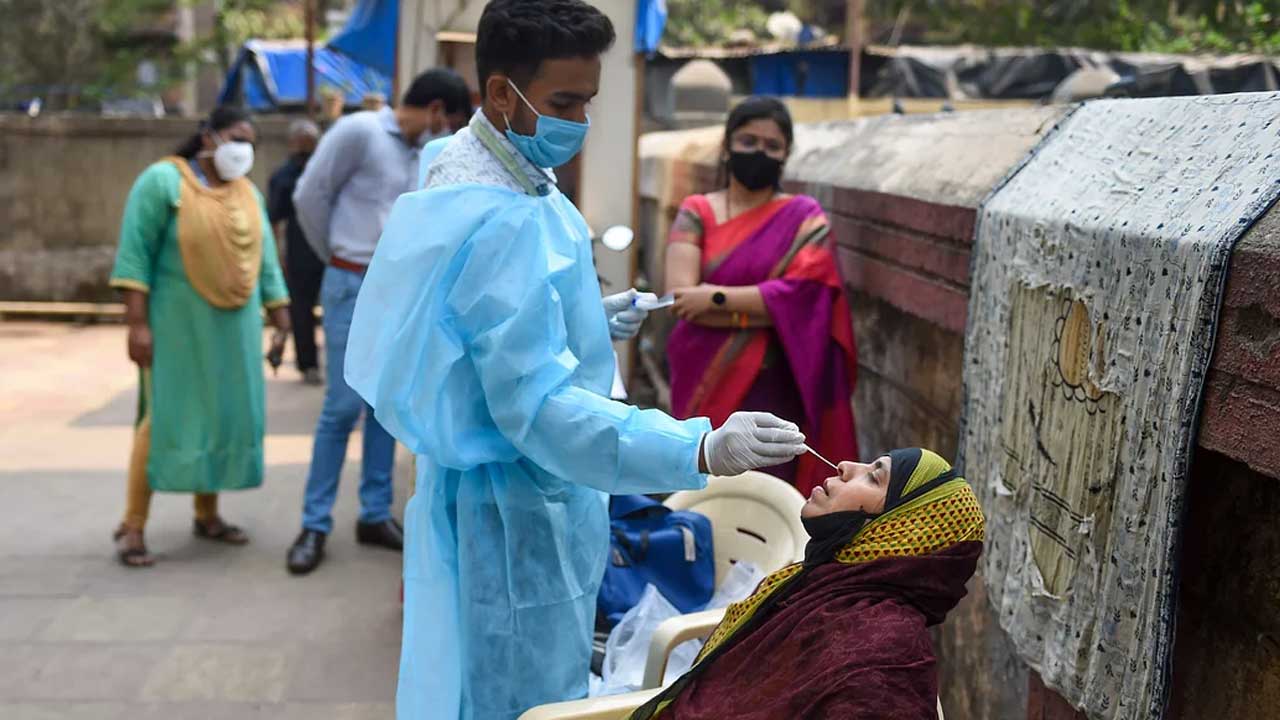 దేశంలో కొత్తగా 1233 కరోనా కేసులు