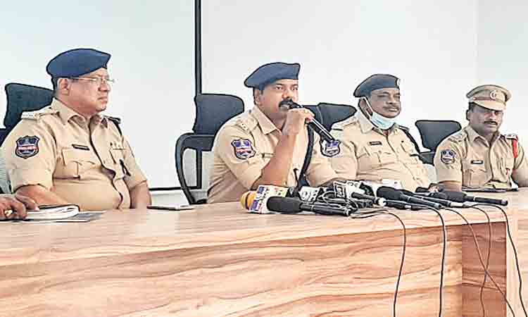 బల్దియాలో నకిలీ బర్త్‌ సర్టిఫికెట్ల దందా