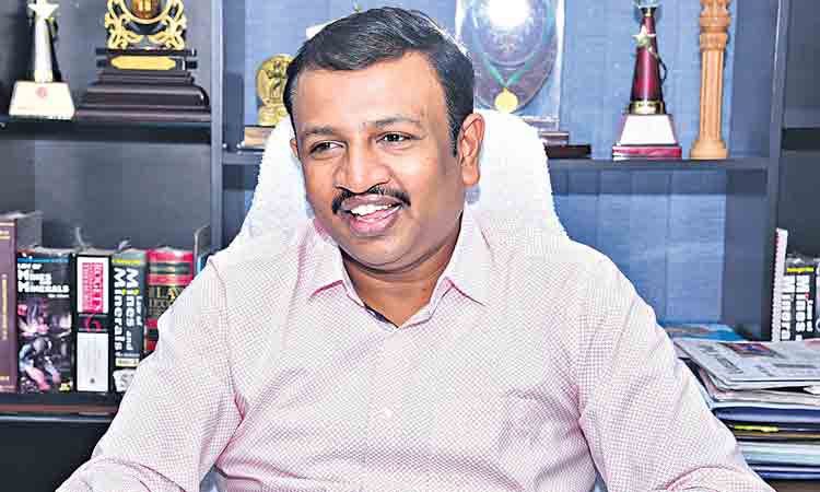 సింగరేణికి అవార్డుపై సీఎండీ హర్షం