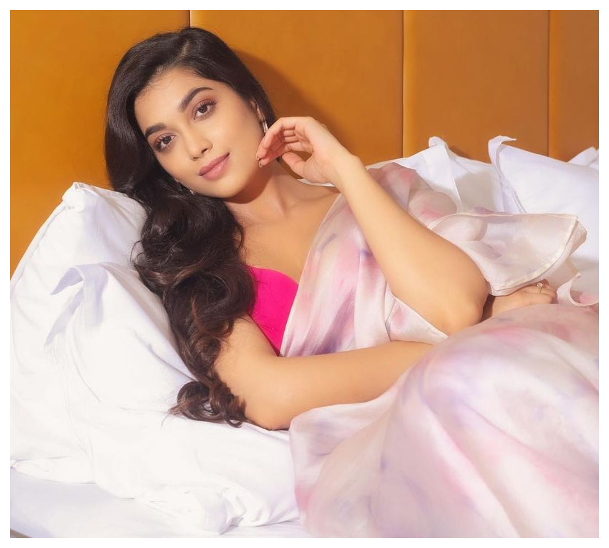 Digangana Suryavanshi | క్యూట్‌ లుక్‌లో దిగంగన సూర్యవంశి..