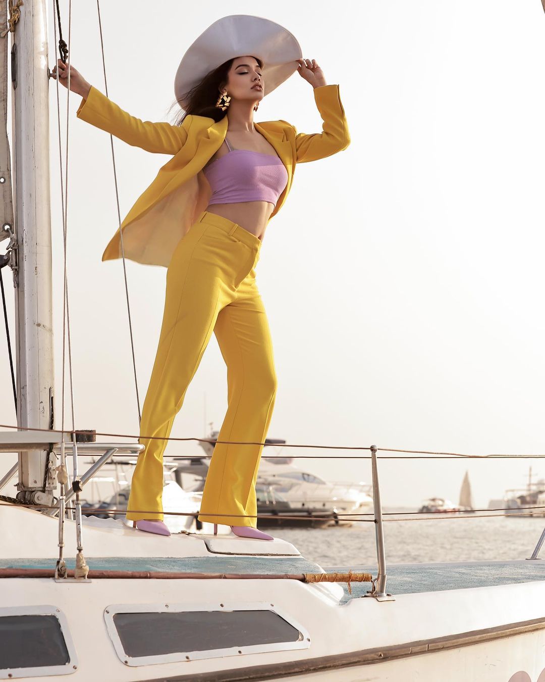 ( Photos  Instagram )