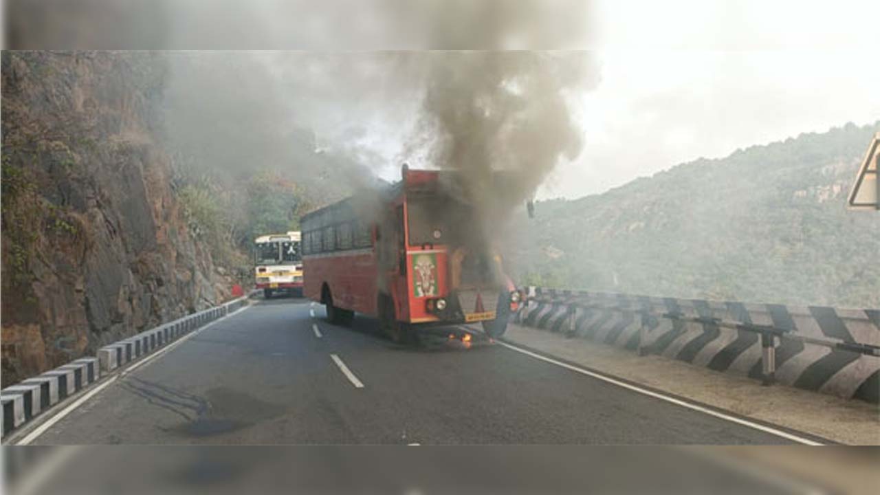 Tirumala | శ్రీవారి ధర్మరథంలో చెలరేగిన మంటలు.. తప్పిన ప్రమాదం