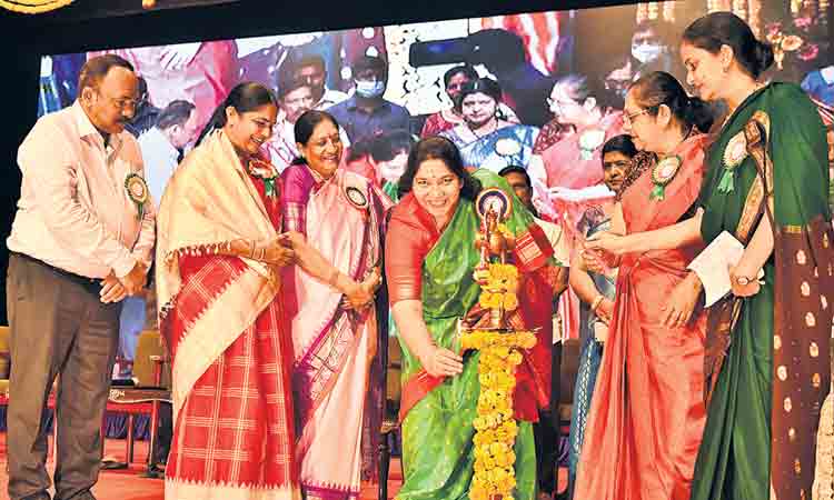 మహిళల భద్రతకు ప్రాధాన్యం