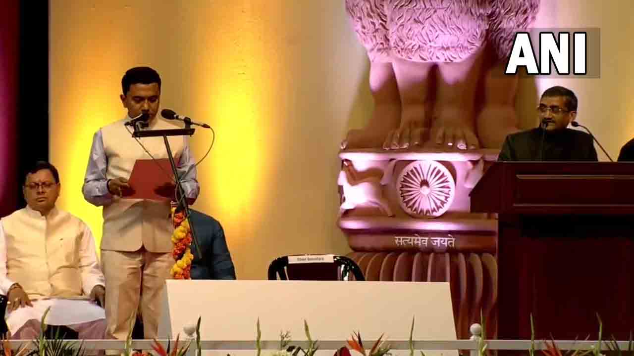 గోవా ముఖ్య‌మంత్రిగా ప్ర‌మోద్ సావంత్ ప్ర‌మాణ‌స్వీకారం
