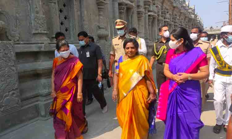 యాదాద్రీశుని సేవలో గవర్నర్‌ తమిళిసై