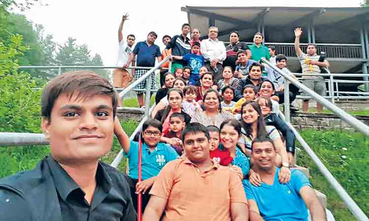 గుజ‌రాత్‌లోని ఈ గ్రామంలో అబ్బాయిల‌కు పిల్ల‌ను ఇవ్వాలంటే విదేశాల్లో సెటిల్ అవ్వాల్సిందే !