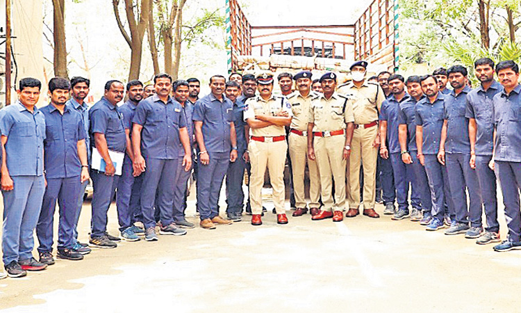 ప్లాన్‌ బెడిసికొట్టింది..!