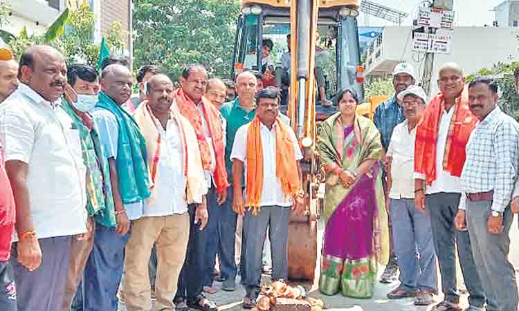 తాగునీటి పైపులైన్‌ పనులు ప్రారంభం