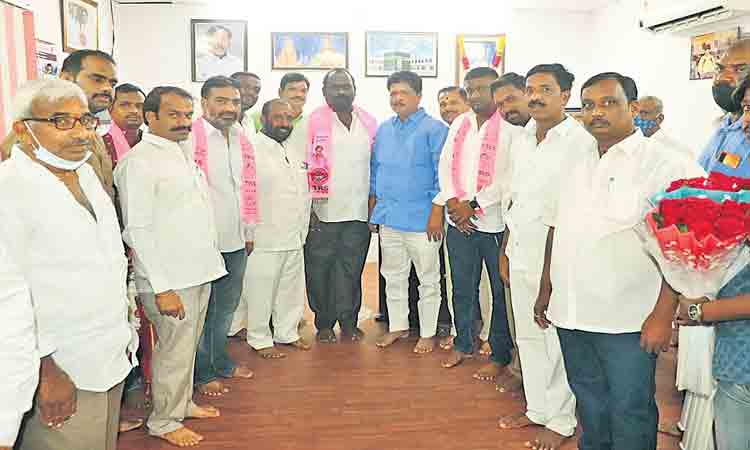 టీఆర్‌ఎస్‌తోనే అభివృద్ధి సాధ్యం