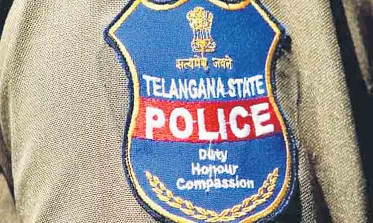 మఫ్టీలో వెళ్లి..మైండ్‌ బ్లాక్‌ చేసి..