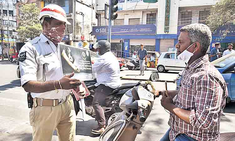 ప్ర‌తి నిమిషానికి 700 పెండింగ్ చ‌లాన్లు క్లియ‌ర్.. తొలి 8 గంట‌ల్లో రూ. 1.77 కోట్లు జ‌మ‌