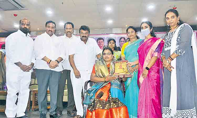 మహిళా సంక్షేమమే తెలంగాణ ప్రభుత్వ లక్ష్యం