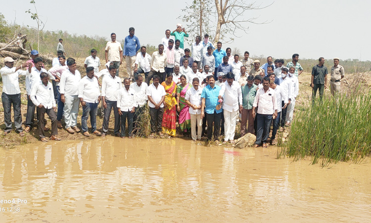 పాకాలకు గోదావరి జలాలు