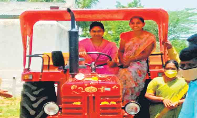 పంచాయతీ ట్రాక్టర్లకు జీపీఎస్‌