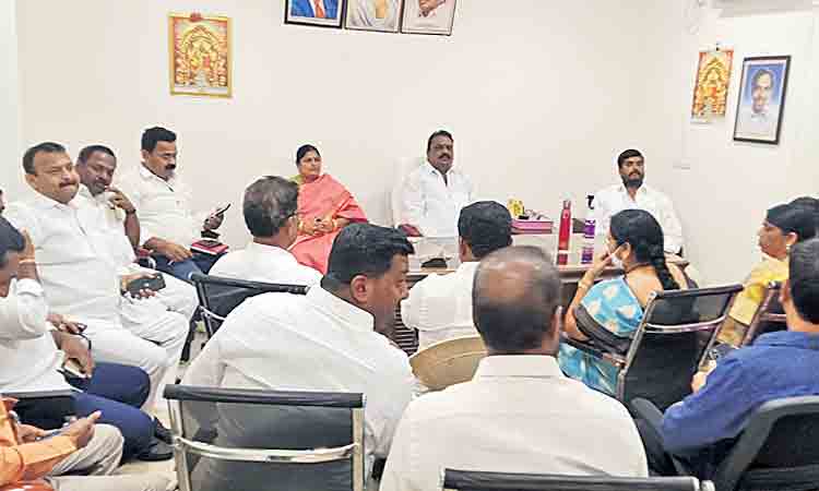 తాగునీటి సమస్యను పరిష్కరించాలి