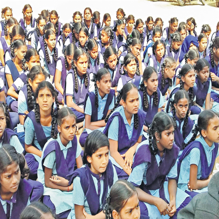 ఇంగ్లిష్‌ మీడియం..శిక్షణకు సన్నద్ధం