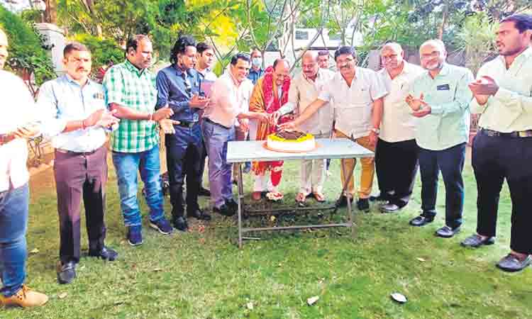 టీఎన్జీవో హైదరాబాద్‌ జిల్లా ఆధ్వర్యంలో హోంమంత్రి జన్మదిన వేడుకలు