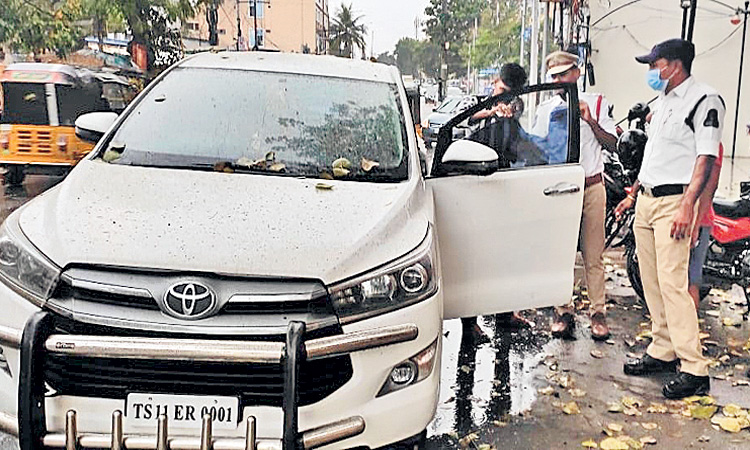 బ్లాక్‌ ఫిల్మ్‌లు, స్టిక్కర్లపై కఠిన వైఖరి