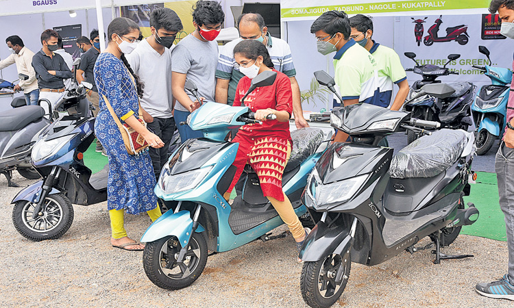 నవతరం..ఈవీపథం