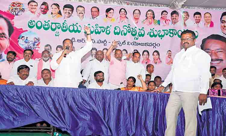 మహిళా సంక్షేమమే ప్రభుత్వ లక్ష్యం