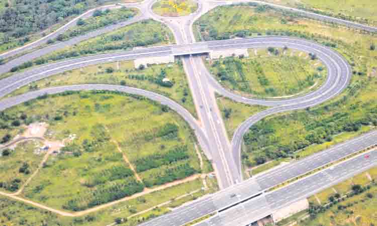 ఔటర్‌ మార్గంలో సుందర ఉద్యానం