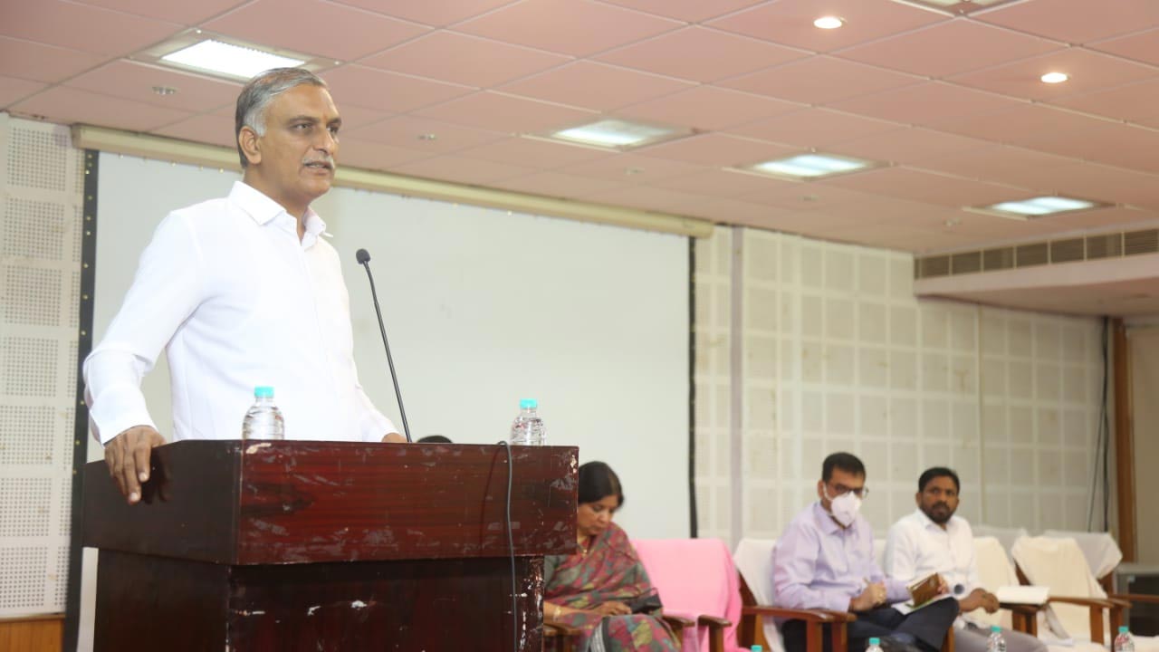 సీఎం సారథ్యంలో ఆరోగ్యశాఖను నెంబర్‌ వన్‌గా నిలిపేందుకు కృషి : హరీశ్‌రావు