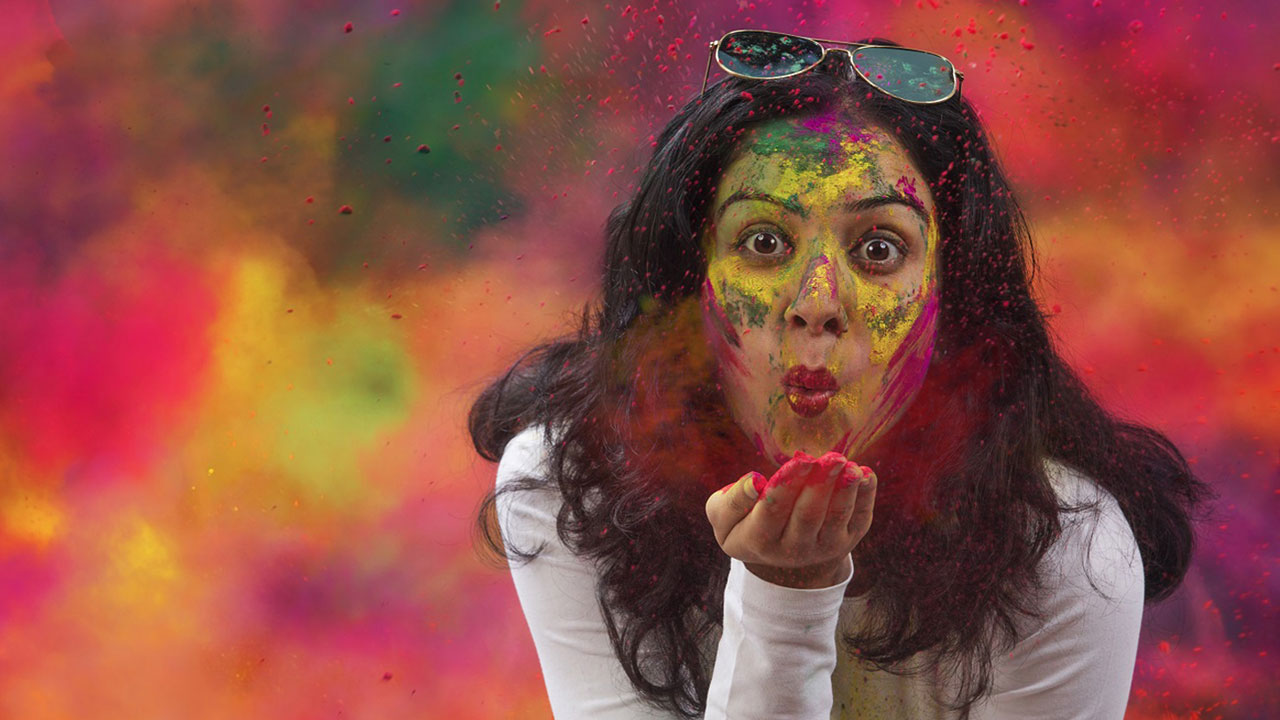 Holi | హోలీ ఆడే ముందు మీ జుట్టును ఎలా కాపాడుకోవాలో తెలుసుకోండి..