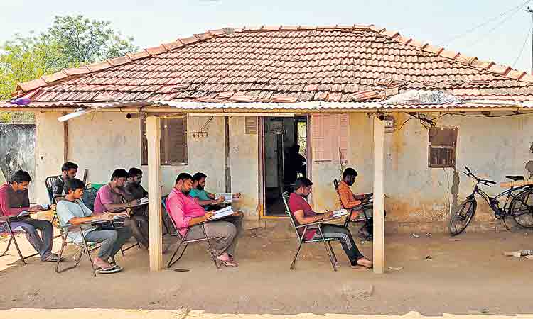 కొలువులిచ్చే పెంకుటిల్లు!