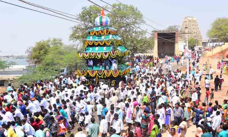 నయనానందం.. వైభవంగా రంగనాథస్వామి రథోత్సవం