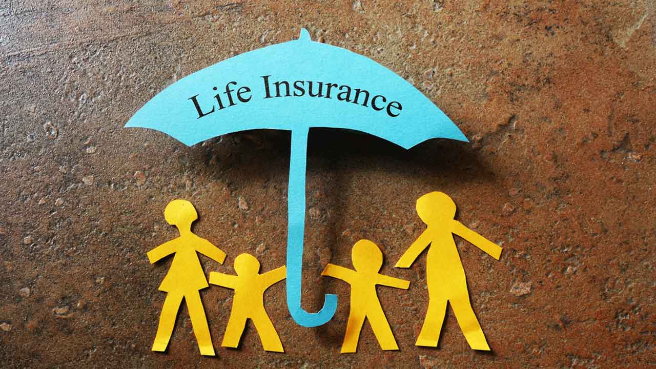 Life Insurance | ప్ర‌తి ముగ్గురిలో ఒక మ‌హిళ‌కు బీమా.. ఎందుకంటే?!