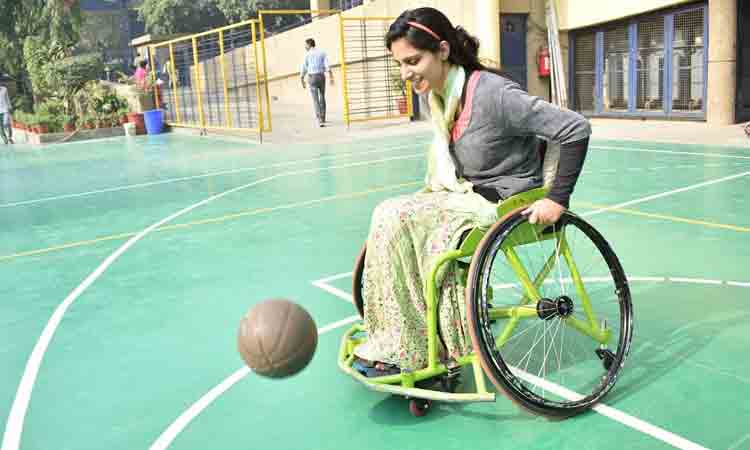 Inshah Bashir | కాలం కాళ్లు లాగేసుకుంటే.. వీల్‌చైర్‌తోనే గ‌మ్యానికి ప‌రుగెత్తింది