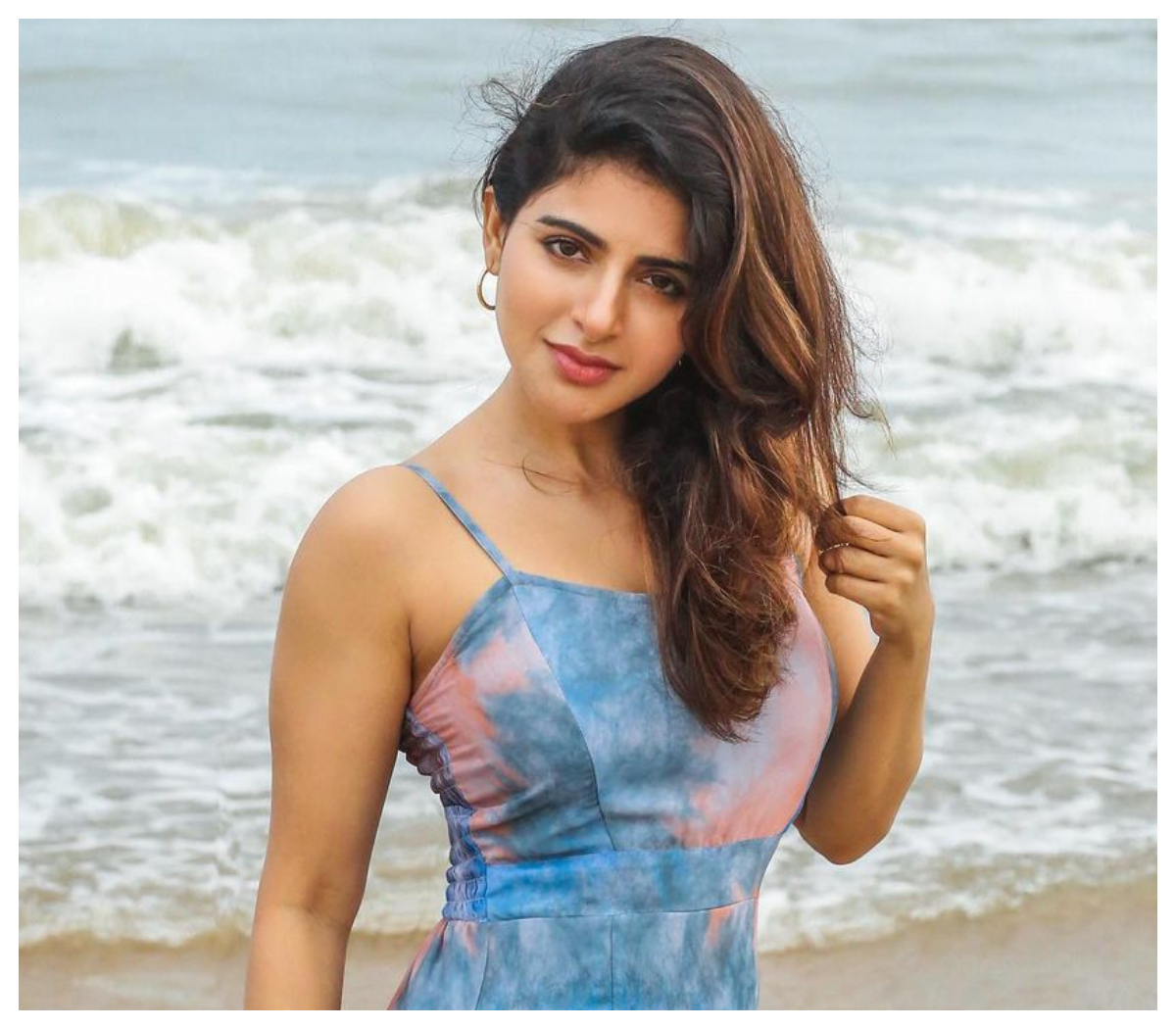 Iswarya Menon | సాగర తీరంలో ఐశ్వర్య మీనన్ హొయలు..