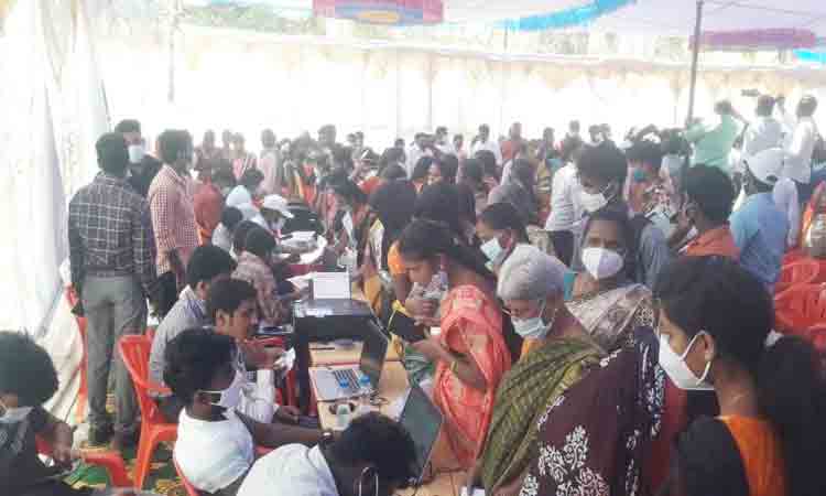 పుట్టిన ఊరికి సేవ కోసమే..నాన్న పేరుతో ట్రస్టు