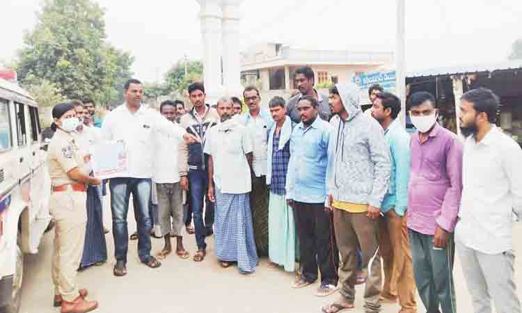 పేదింటి కుసుమం ఎస్‌ఐ శ్వేత