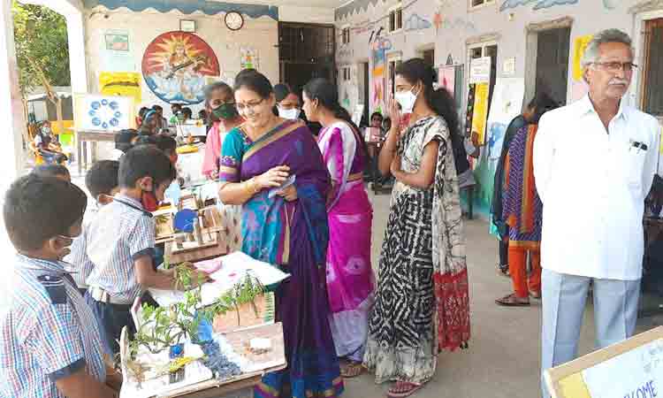 సాంకేతిక పరిజ్ఞానాన్ని సద్వినియోగం చేసుకోవాలి