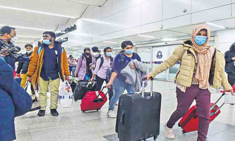 ఒక్కొక్కరుగా రాక